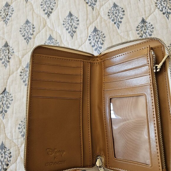 Disney Coach Dumbo Zip Wallet Ivory X Leather Accordion Long Wallet Logo Print - Picture 4 of 16